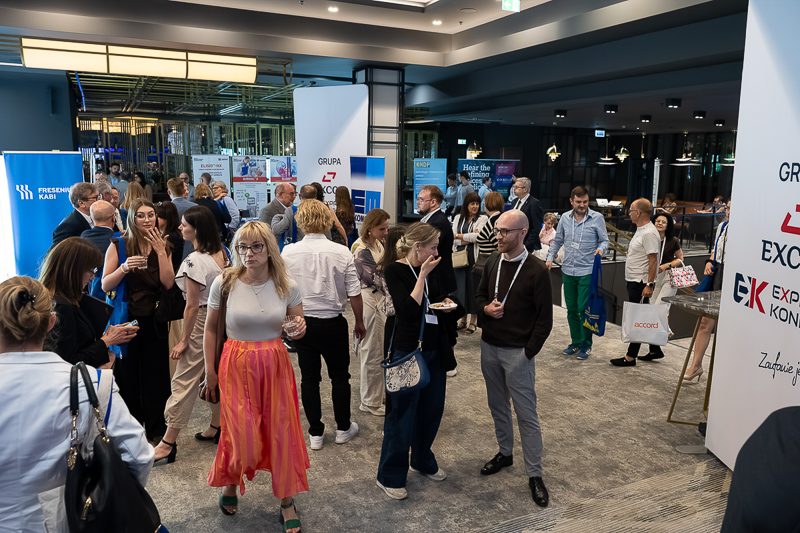Przerwa kawowa i networking uczestników konferencji medycznej w Krakowie - NA KLISZY