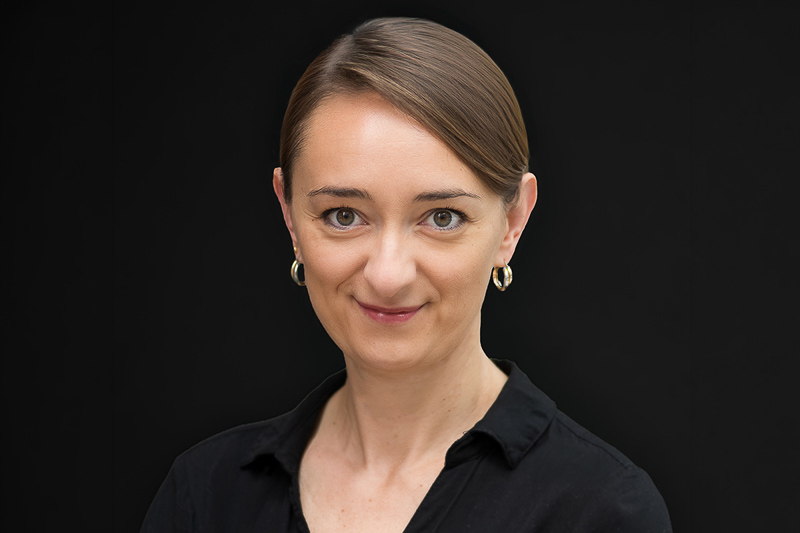 Elegancki portret korporacyjny w studio