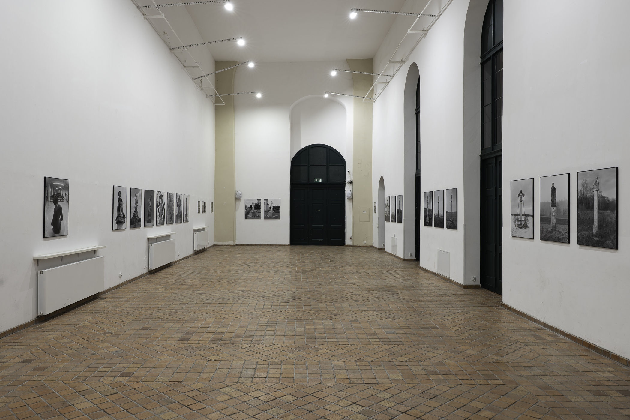 Szeroki kadr z wystawy w Galerii u Jezuitów